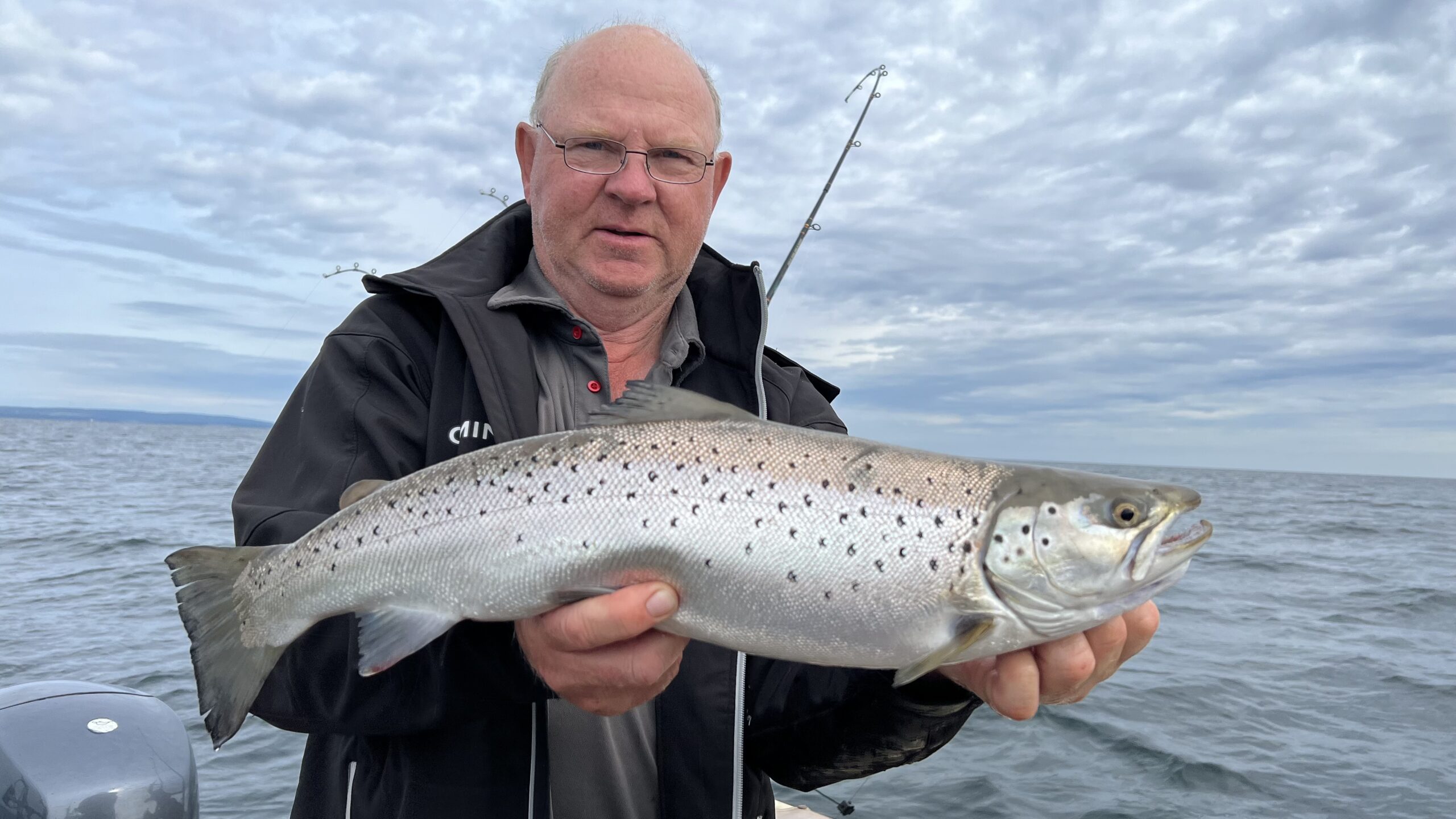 Läs mer om artikeln Röding på 3,3 kilo i Vättern och rekord i trassel.