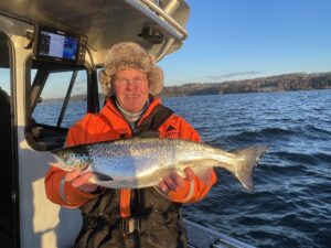 Läs mer om artikeln Trolling i Vättern med VLM-s tävlingsboss. Då blir det fullt med lax och röding.