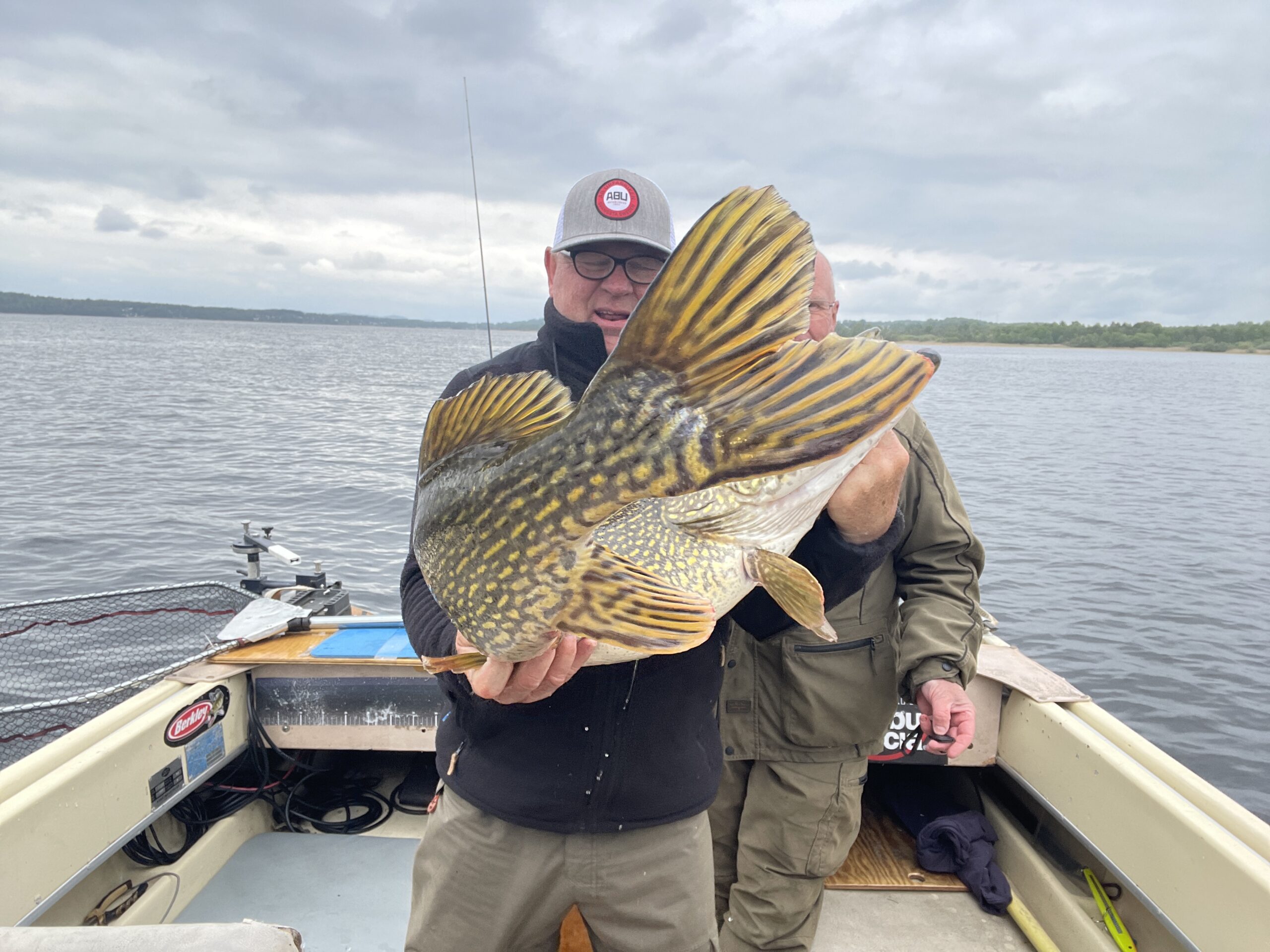 Du visar för närvarande När abborrarna inte ville,  blev det stor krokodil på 119 cm istället, med lite sidovinst av stora gösar.