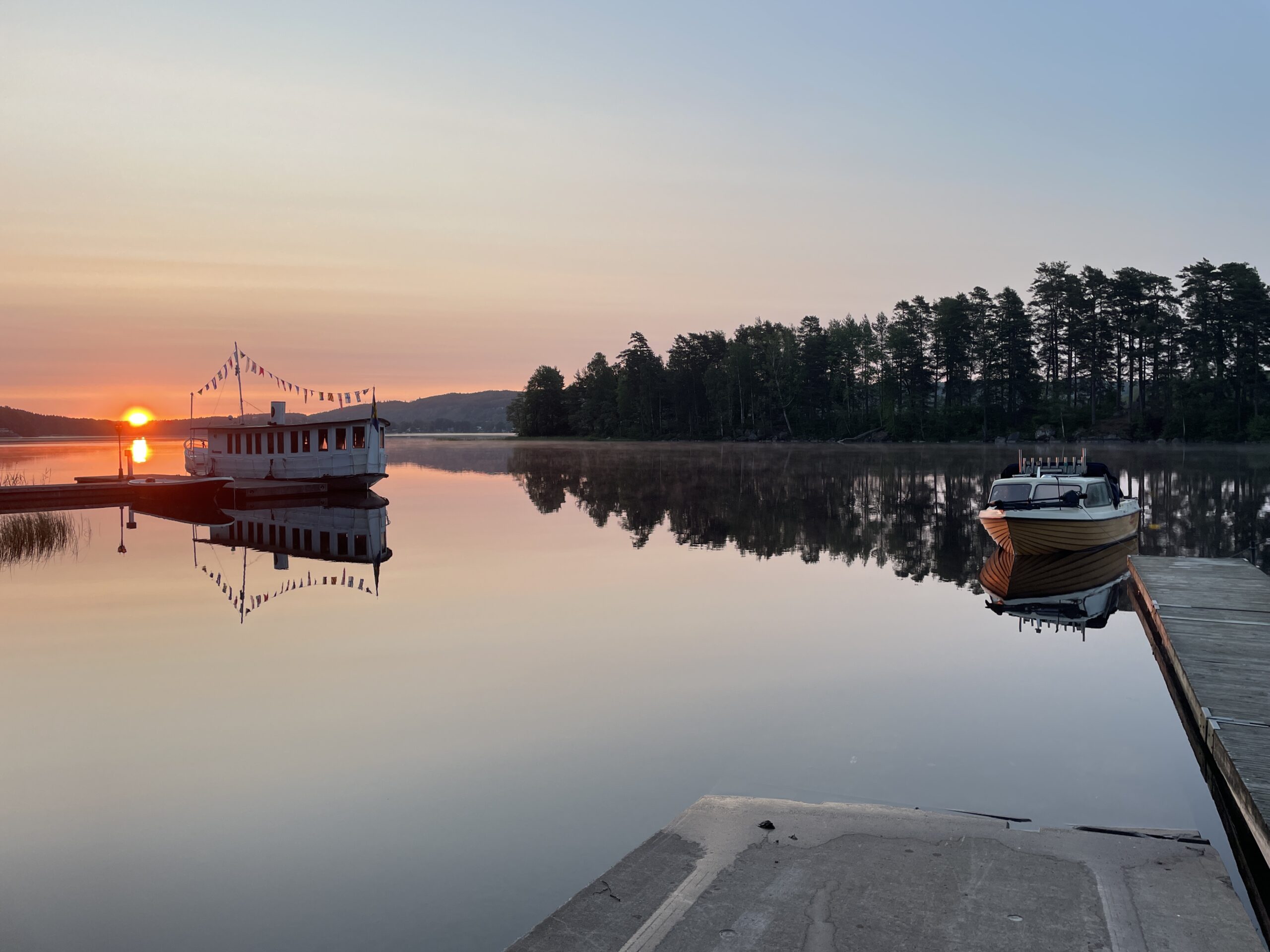 Du visar för närvarande Tidig morgon efter abborre blev en flopp med vind från norr.
